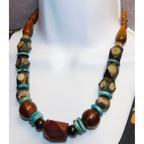 Wood And Acrylic Hippie Necklace - Picture 4 of 4